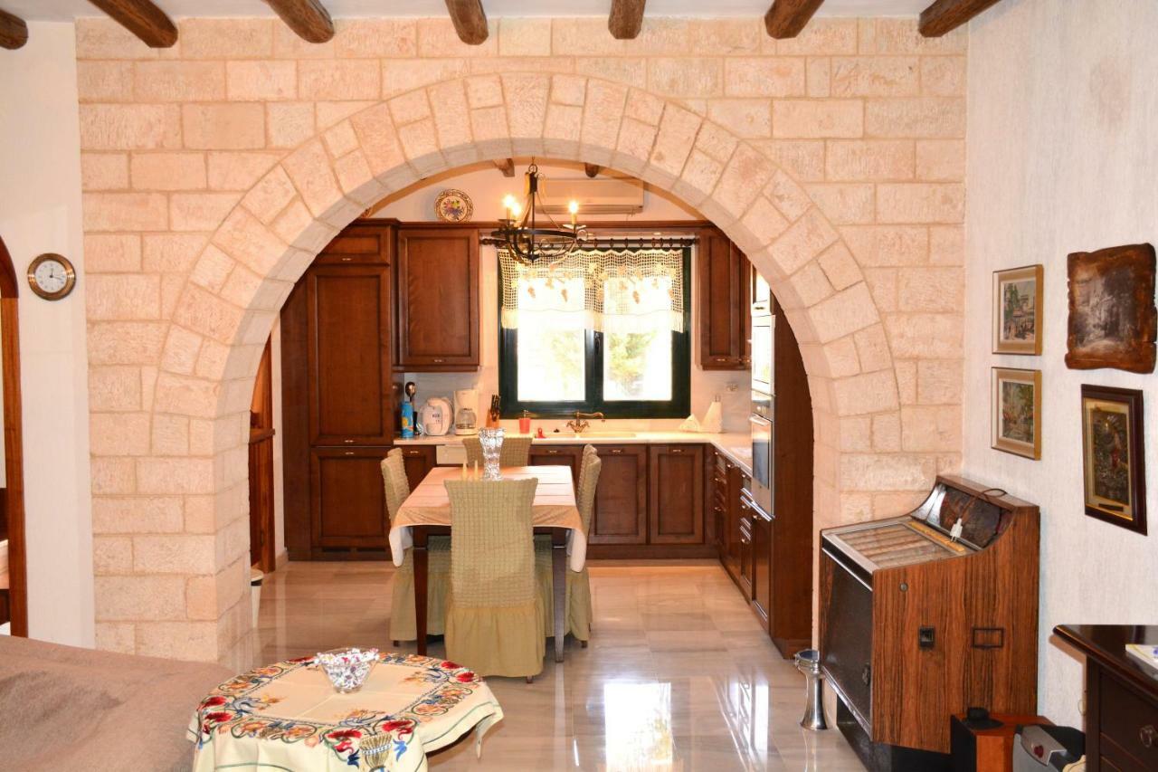 Artemis Villa Aegina